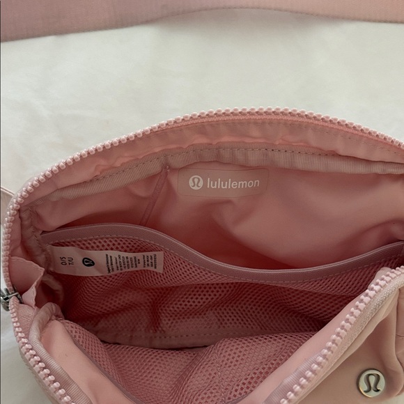 Lululemon Athletica Light Pink Crossbody Bag - Picture 4 of 5